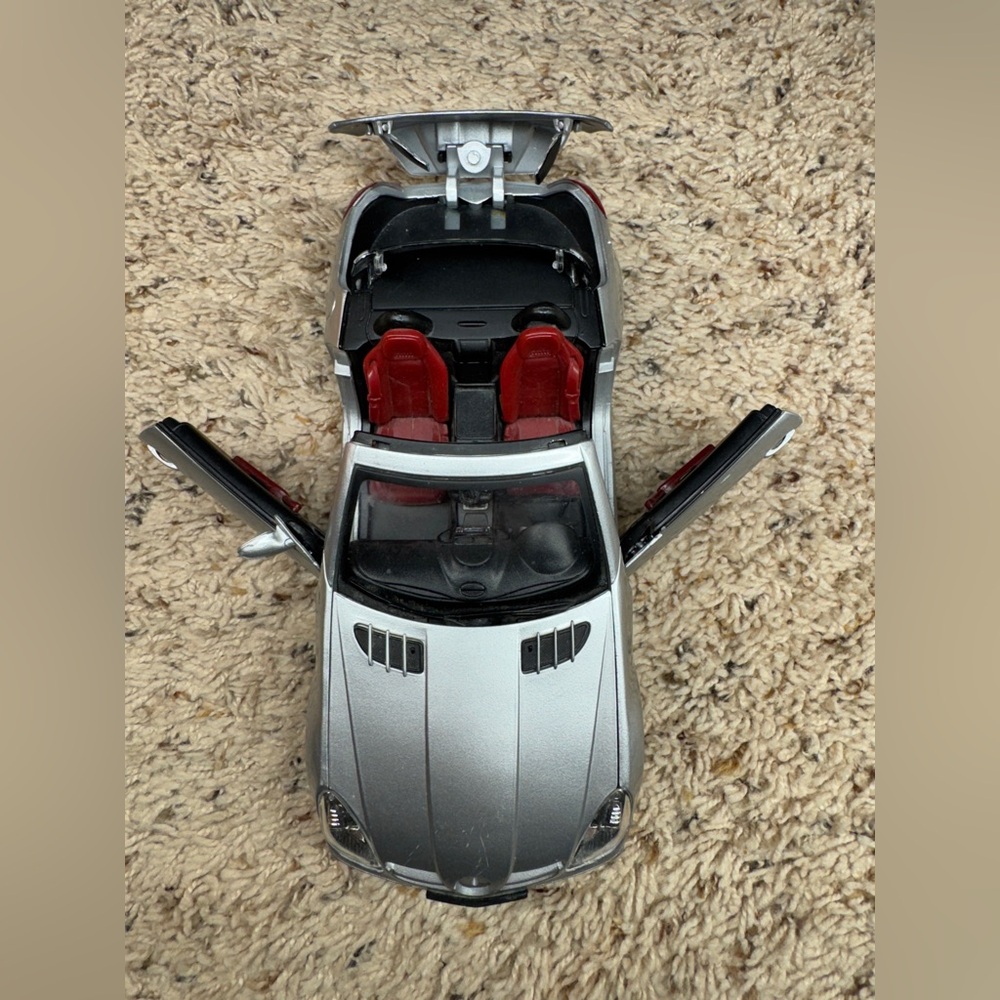 Motor Max Silver 2005 Mercedes-Benz SLK 55 AMG Convertible Diecast Model Toy Car